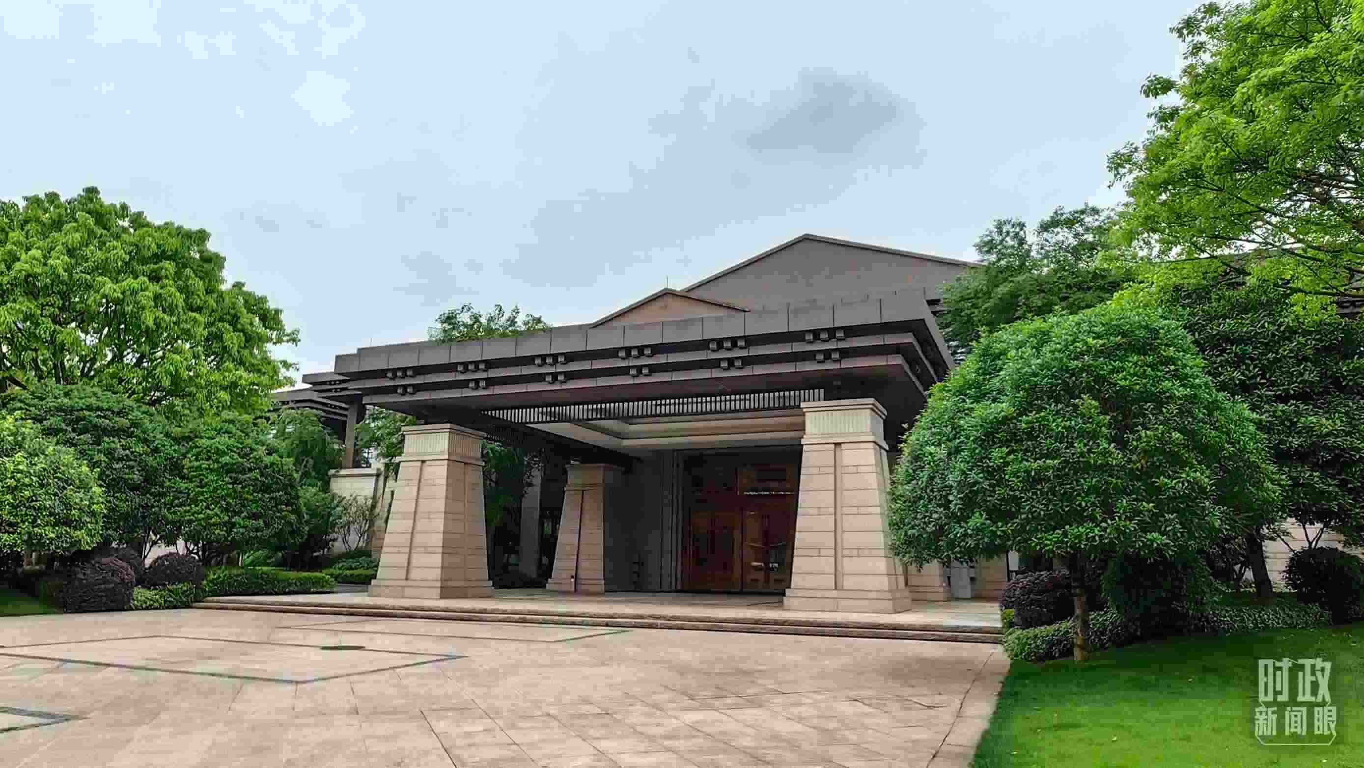 △重慶市渝州賓館，新時(shí)代推動(dòng)西部大開發(fā)座談會(huì)在這里召開。（總臺(tái)央視記者段德文拍攝）