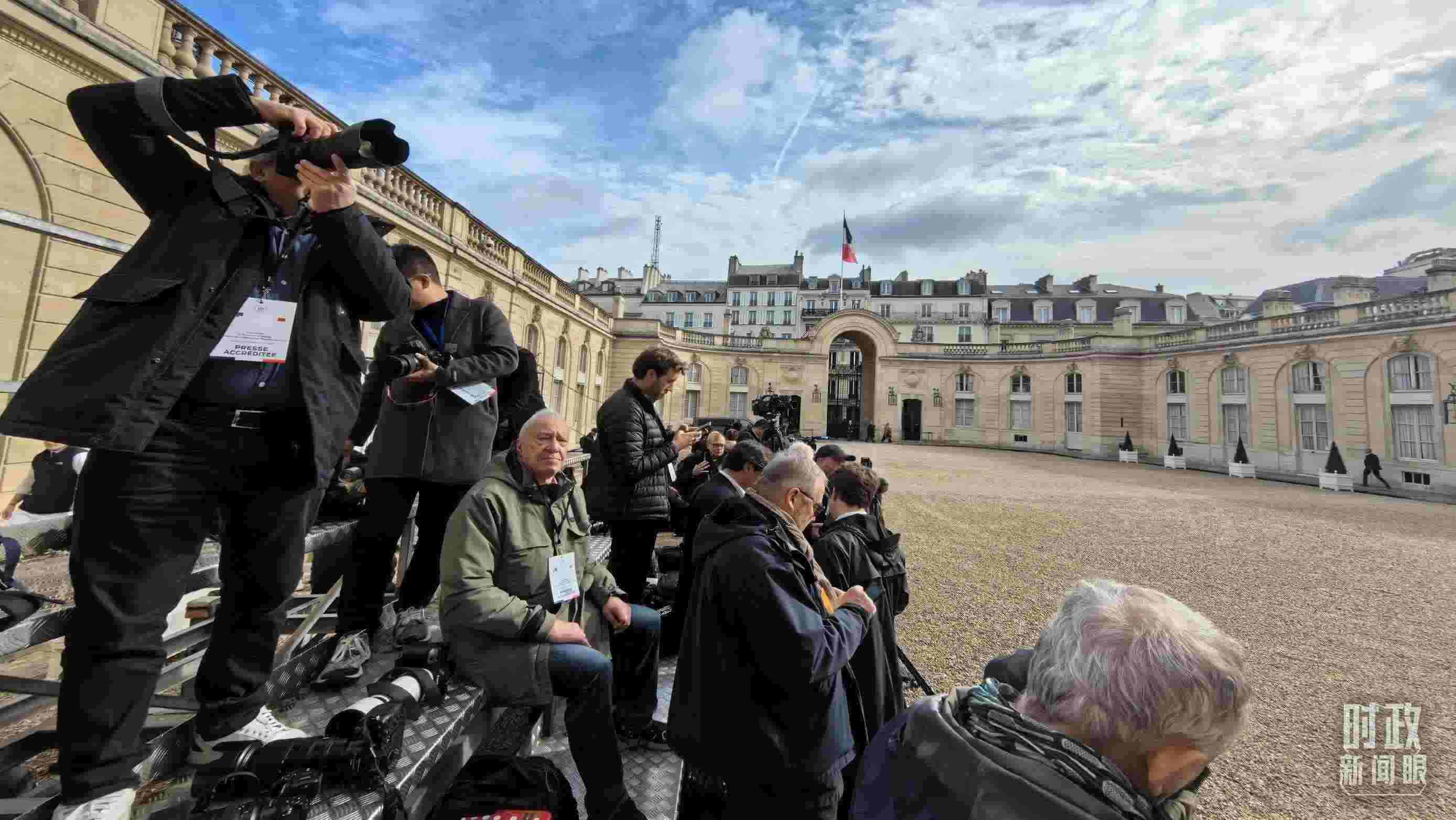 △媒體記者密切關注當天活動。（總臺央視記者陸泓宇拍攝）