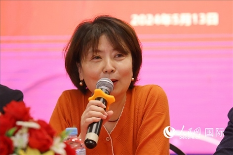 陜西省歸國華僑聯(lián)合會黨組成員、副主席兼秘書長尚小紅在座談會上致辭。人民網(wǎng)記者 陳海琪攝