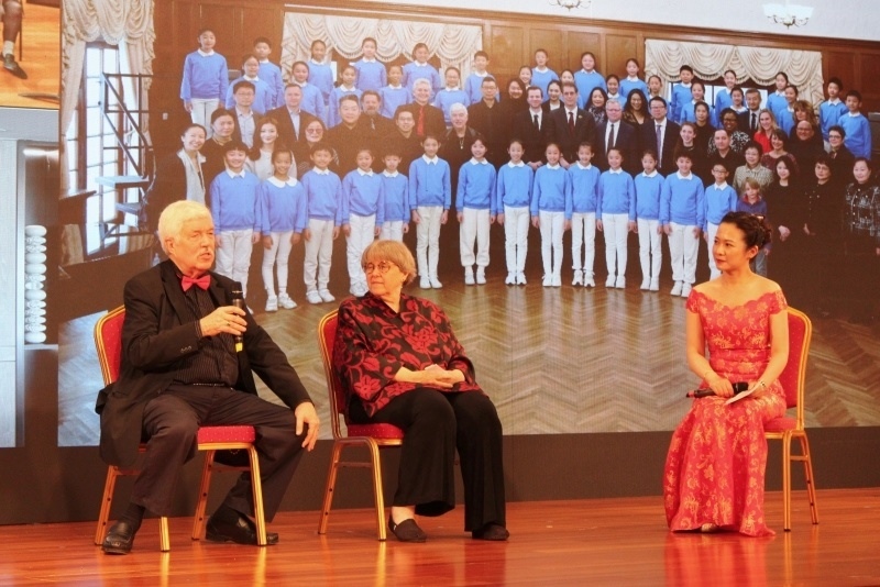 3、費(fèi)城交響樂(lè)團(tuán)小提琴手戴維·布斯講述自己與中國(guó)50多年的友好故事。 伊莎貝爾·羅德里格斯攝