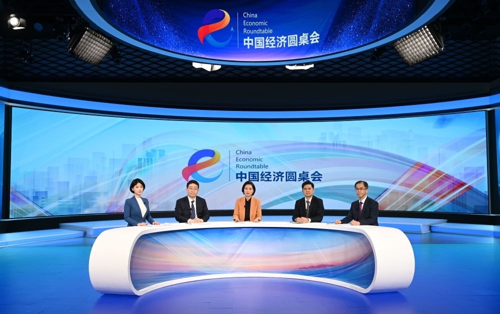 這是“中國經(jīng)濟(jì)圓桌會”錄制現(xiàn)場。新華社記者 金良快 攝