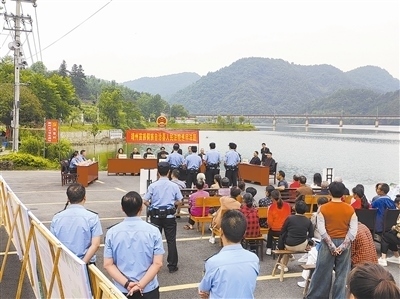 庭審現(xiàn)場。