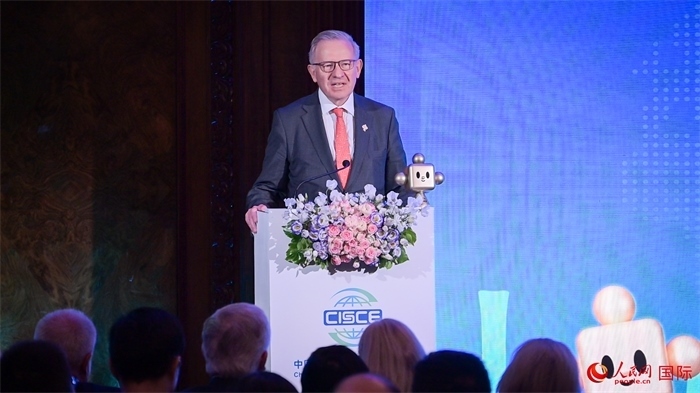 英中貿(mào)易協(xié)會(huì)主席古沛勤爵士致辭。人民網(wǎng) 郭錦標(biāo)攝