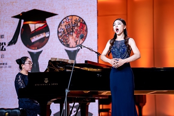 會(huì)議現(xiàn)場(chǎng)。學(xué)校供圖