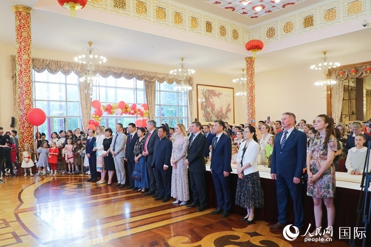 中國駐俄羅斯使館“六·一”兒童節(jié)大型招待會(huì)活動(dòng)現(xiàn)場(chǎng)。人民網(wǎng)記者 隋鑫攝