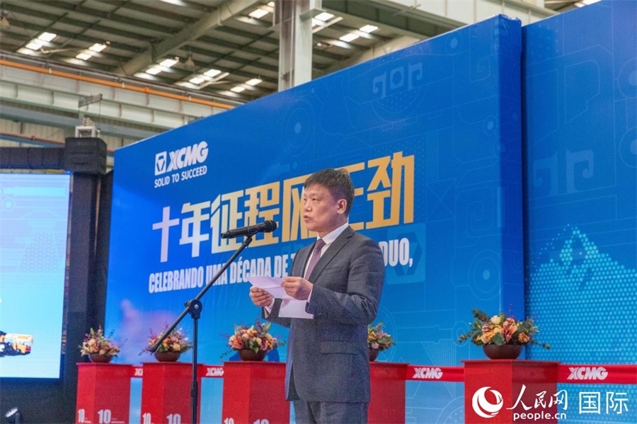 中國貿(mào)促會駐巴西代表處總代表郭英會在致辭中表示，過去十年，中巴經(jīng)貿(mào)關(guān)系迅猛發(fā)展，數(shù)百家中國企業(yè)進(jìn)入巴西，投資巴西，為巴西的經(jīng)濟(jì)建設(shè)貢獻(xiàn)中國企業(yè)的力量。 人民日報(bào)社拉美中心分社 威廉·科埃略·維亞納攝