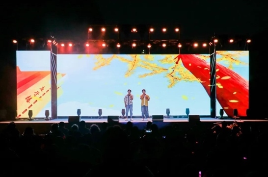 歌曲《啟程》演出現(xiàn)場。供圖：日照職業(yè)技術(shù)學(xué)院