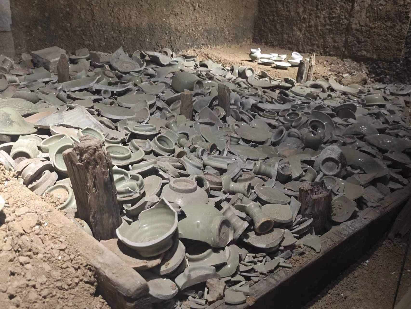 經過“質檢”的瓷器碎片。人民網記者 黃鈺攝