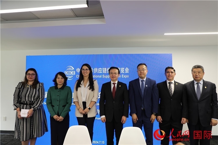 嘉賓合影。人民網(wǎng) 埃內(nèi)斯托·多明戈斯攝