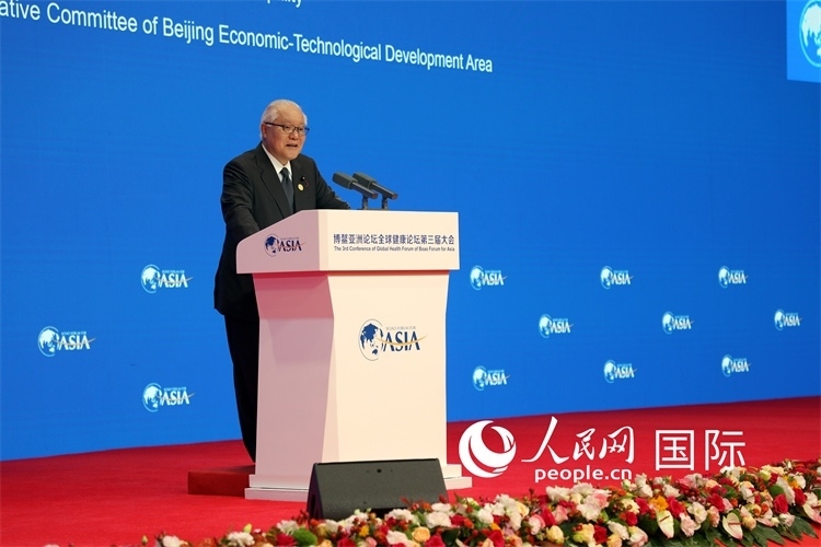 日本厚生勞動(dòng)大臣武見敬三在開幕式上致辭。人民網(wǎng)記者趙益普攝