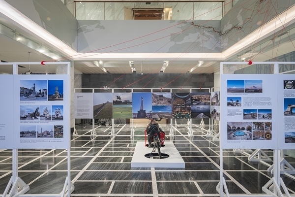 “東游記”展覽。校方供圖