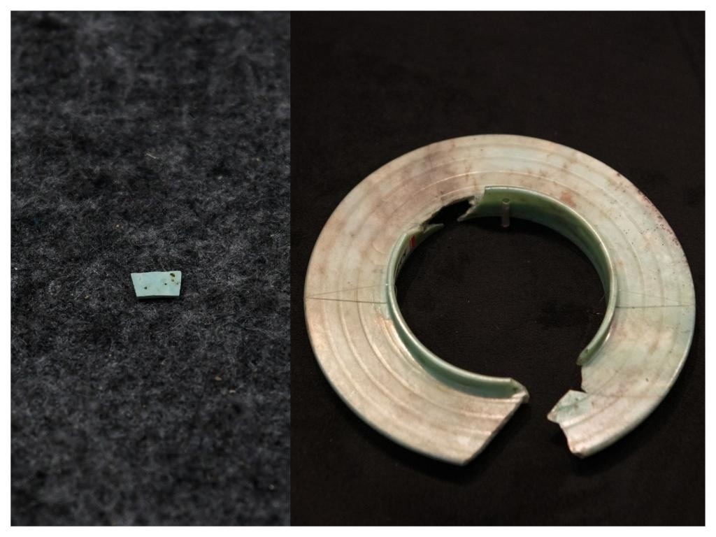 拼版照片：左圖為2024年7月10日拍攝的三星堆遺址出土的綠松石片（新華社記者王曦 攝），右圖為2024年7月21日在三星堆博物館文物保護(hù)與修復(fù)館拍攝的有領(lǐng)玉璧（新華社記者唐文豪 攝）。