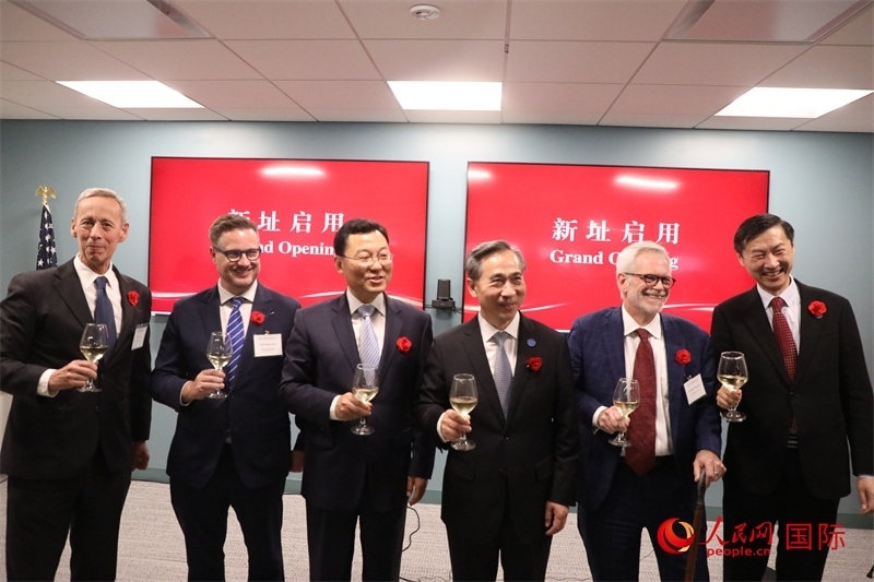 4、美中貿(mào)易全國委員會會長克雷格·艾倫、美國商會高級副會長傅瑞偉等美國工商界代表出席活動。 人民網(wǎng)記者 李志偉攝