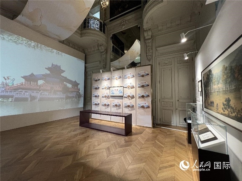 中國風與法國經典建筑相互融合。 人民網記者 何蒨攝