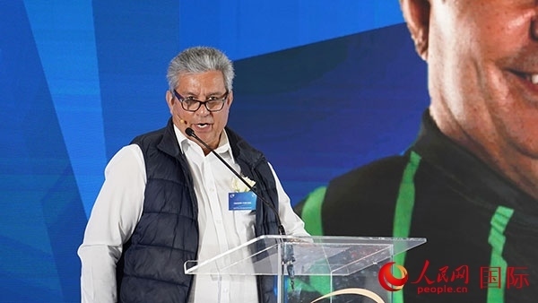 茨瓦尼市市長委員會(huì)成員漢內(nèi)斯·科茲致辭。人民網(wǎng) 張茜攝