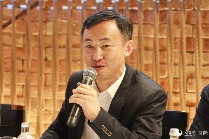 中國駐里約熱內(nèi)盧代總領(lǐng)事王海濤在座談會上致辭。人民網(wǎng)記者 陳海琪攝