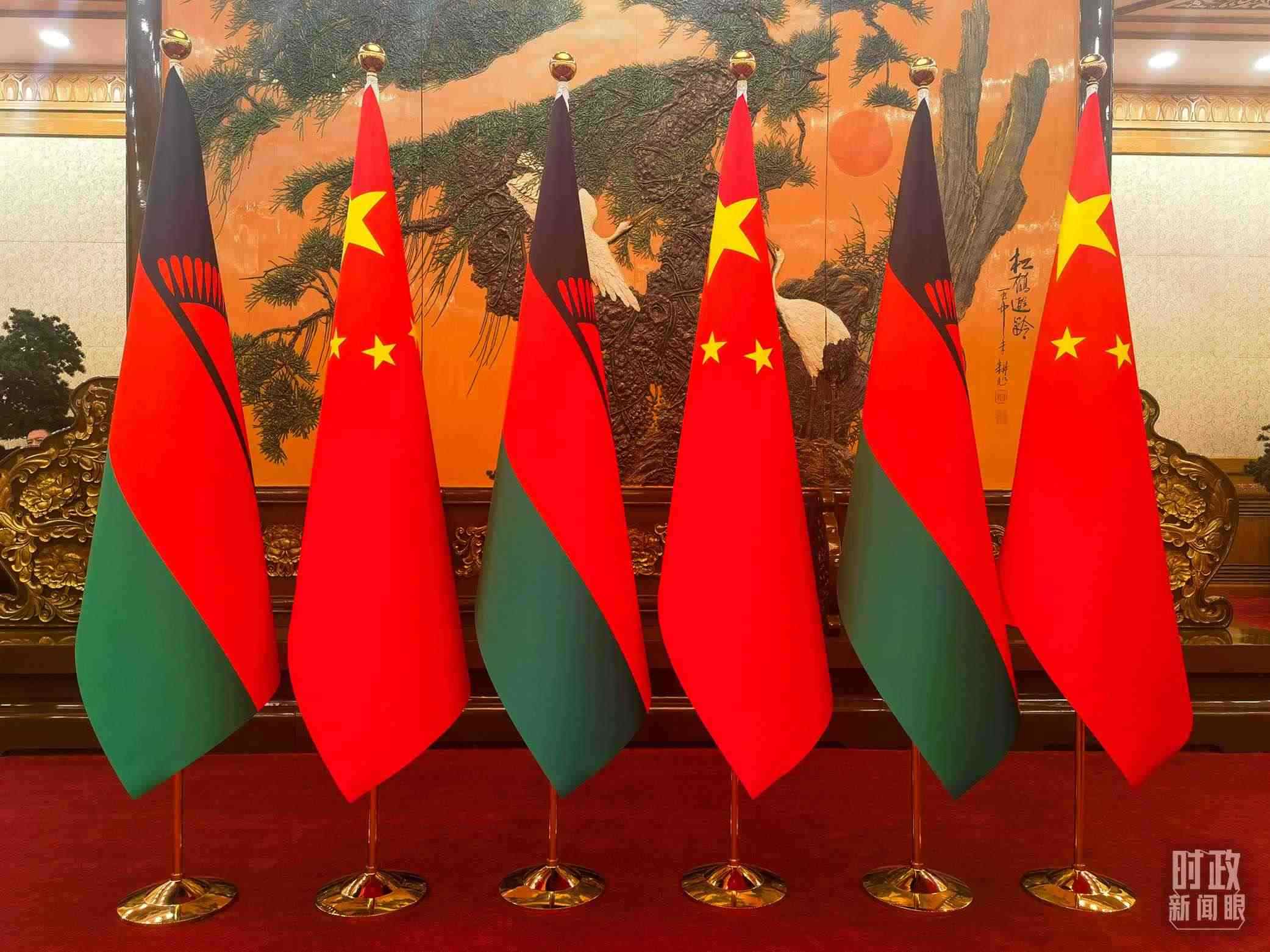 △中國和馬拉維國旗。（總臺央視記者陳曦拍攝）