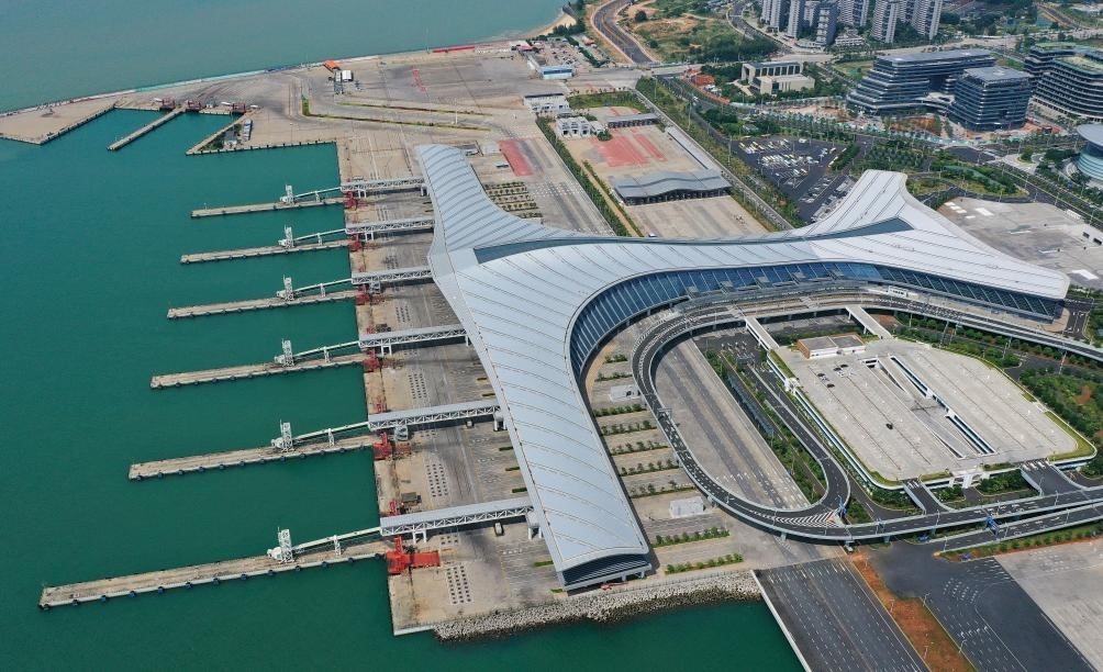 這是已經(jīng)停航的海口新海港（9月4日攝，無(wú)人機(jī)照片）。新華社記者 郭程 攝