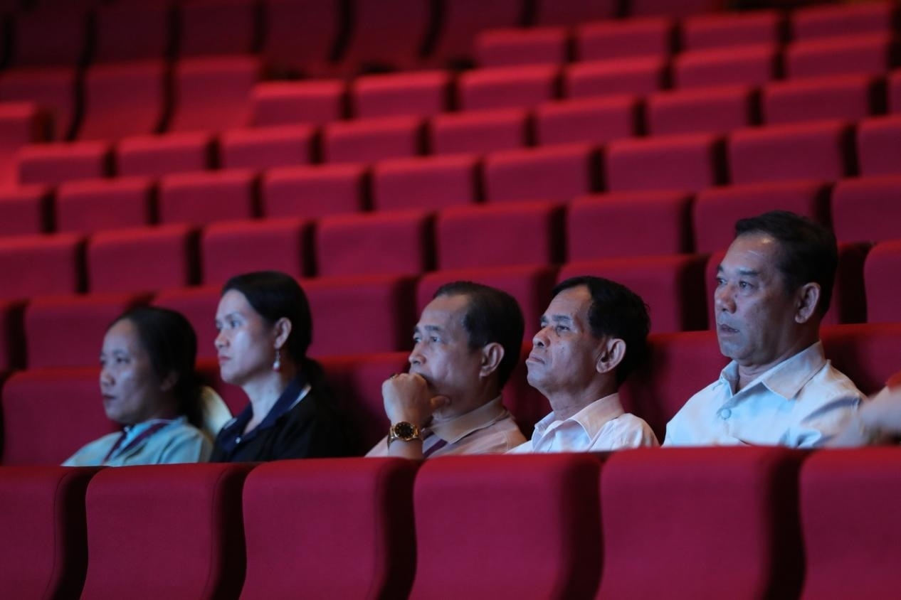 亞洲媒體考察團在觀眾席就座?！吨袊?jīng)濟周刊》記者 肖翊攝