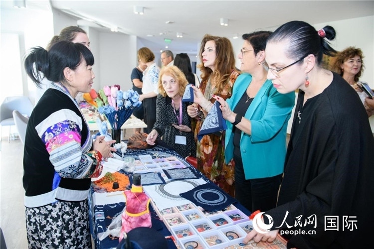 蠟染展示。傅永山攝