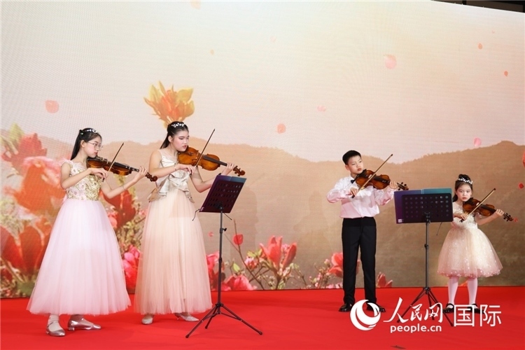 中國(guó)青少年樂器表演。人民網(wǎng)記者任皓宇攝