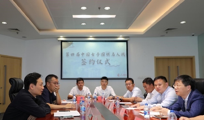 雙方進(jìn)行合作交流。彭奇 攝