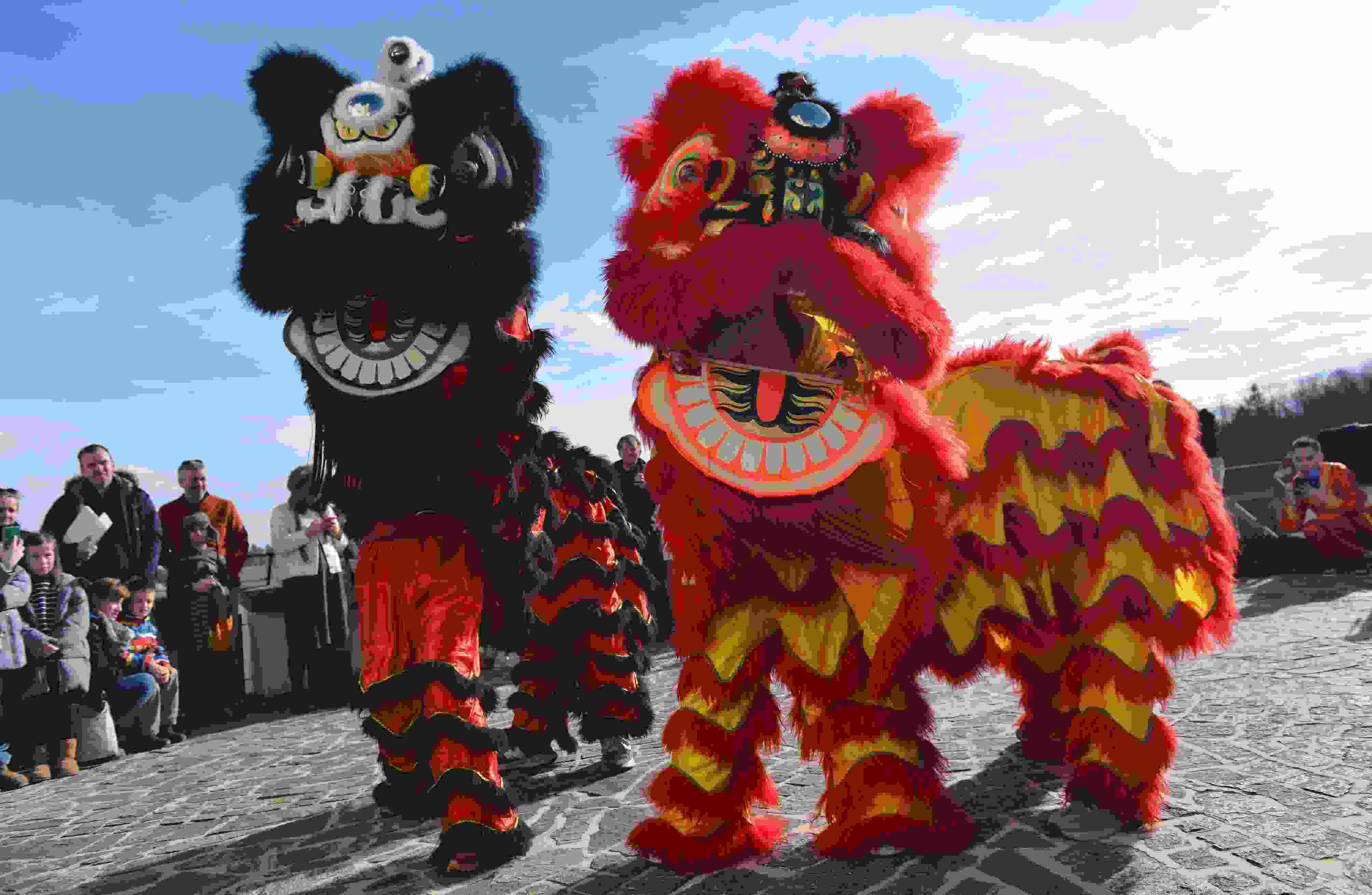 △當(dāng)?shù)貢r間2024年2月4日，克羅地亞克拉皮納，薩格勒布大學(xué)孔子學(xué)院舉辦一系列活動，迎接中國農(nóng)歷龍年春節(jié)。