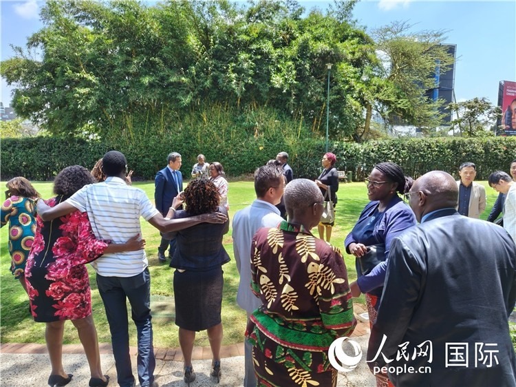 與會(huì)嘉賓在交流。陳哲攝