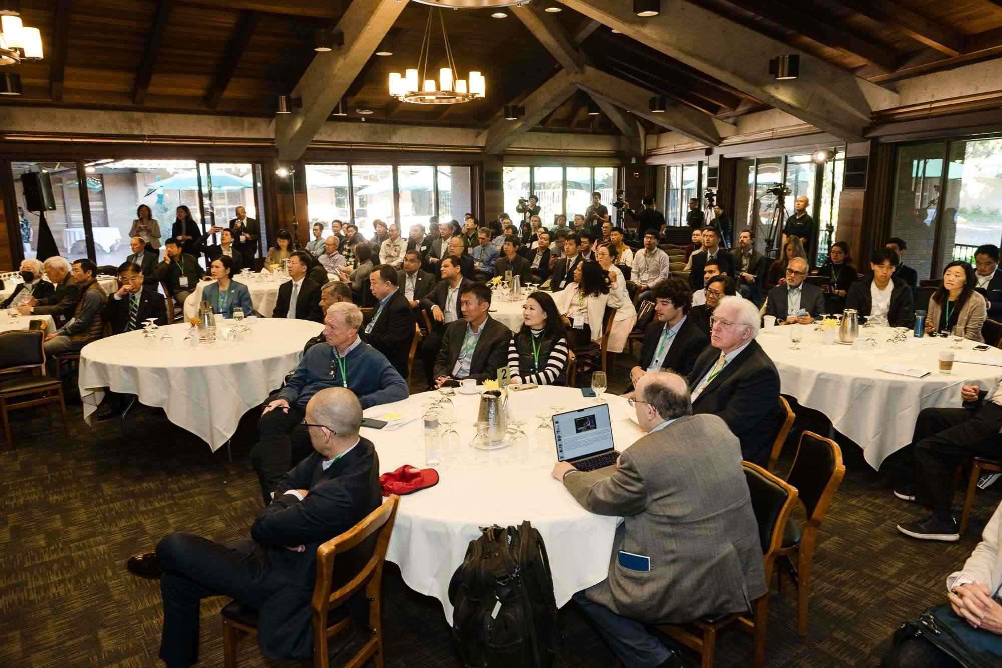 峰會(huì)現(xiàn)場(chǎng)。馮超攝