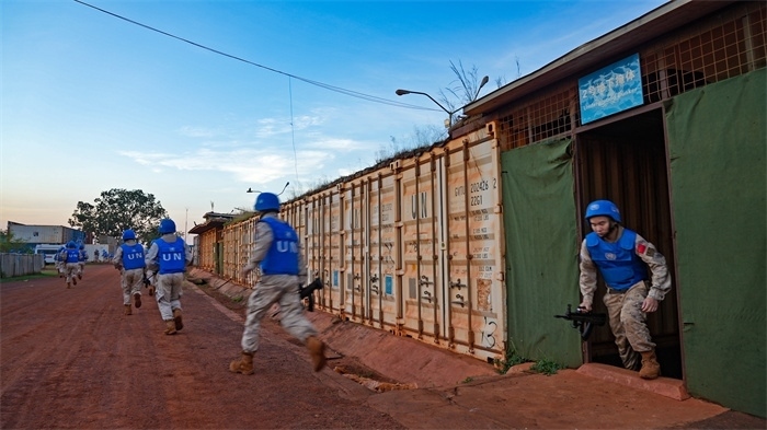 支援加強(qiáng)警戒點(diǎn)位。孫亞斌攝