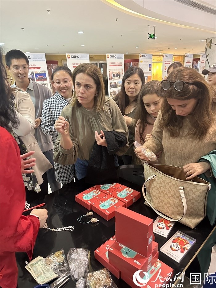 中國(guó)傳統(tǒng)非物質(zhì)文化遺產(chǎn)互動(dòng)展示。人民網(wǎng)記者 郝瑞敏攝