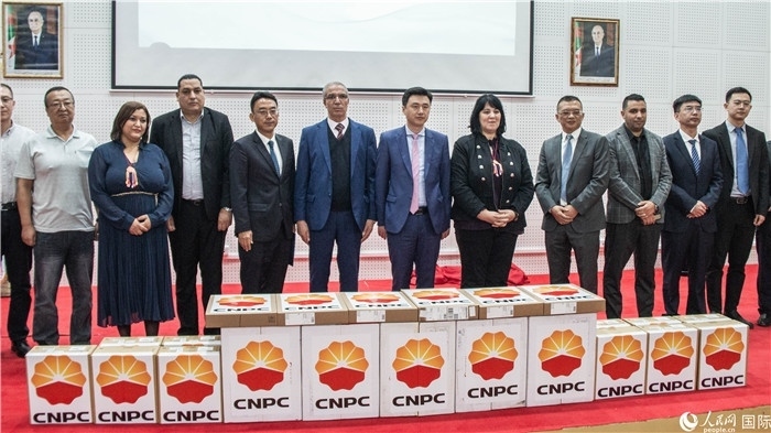 中企向阿爾及利亞大學捐贈電教設(shè)備活動現(xiàn)場。人民網(wǎng)記者 郝瑞敏攝