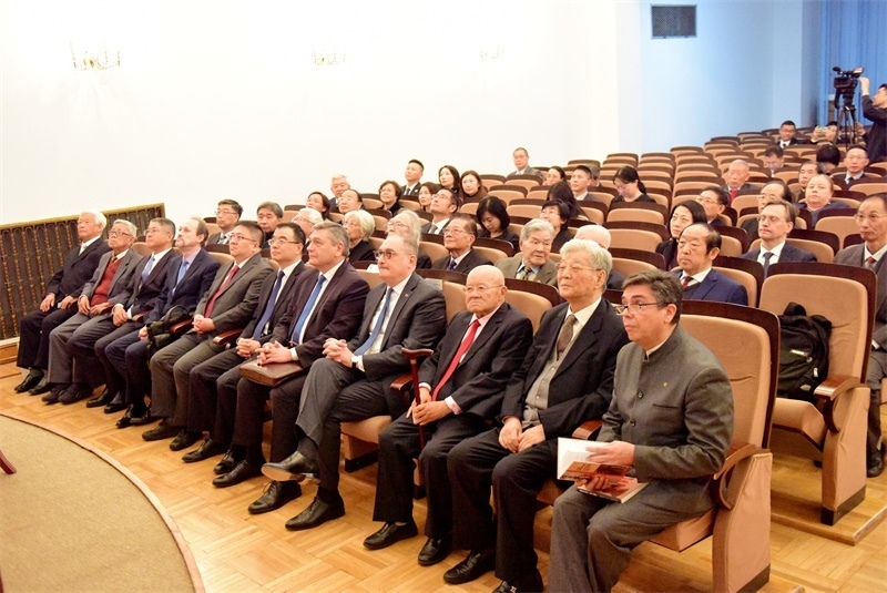 5.中俄資深外交官、學(xué)者、新聞媒體代表等70余人出席活動(dòng)。 主辦方供圖