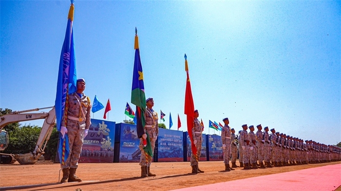 授勛官兵莊嚴(yán)列隊。王軍杰攝