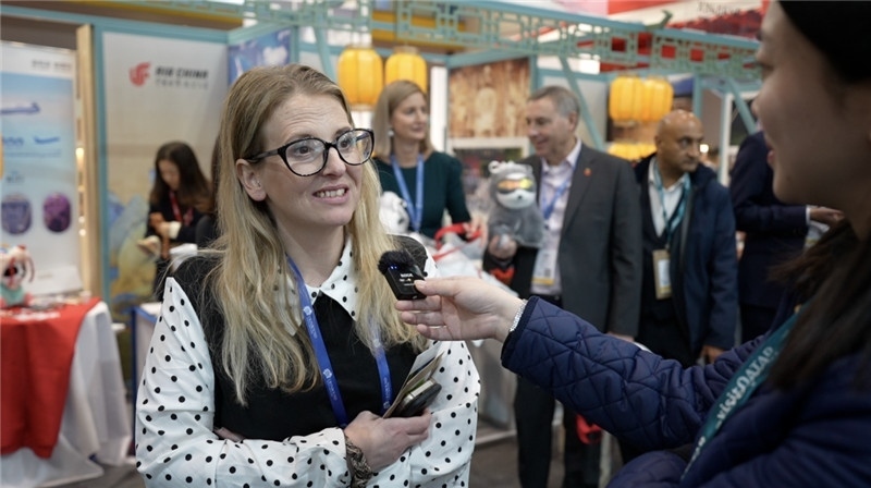 英格蘭約克旅游局局長(zhǎng)薩曼莎·亨特接受采訪。 吳若鳴攝