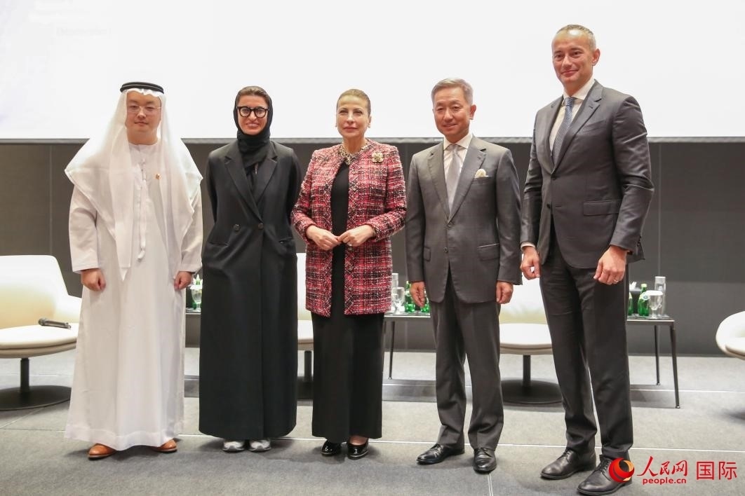 部分與會嘉賓合影。人民網(wǎng) 塔里克·易卜拉欣攝