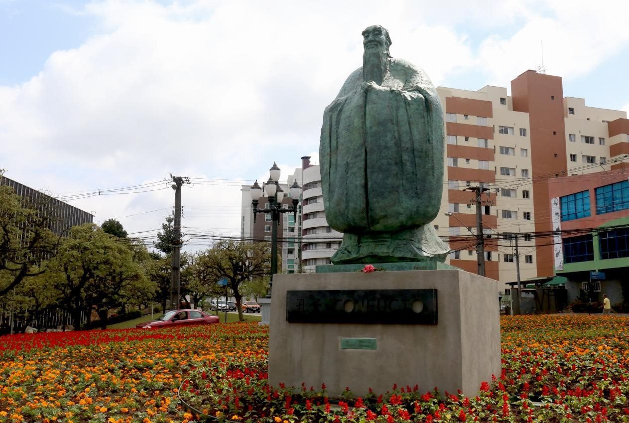 2017年，吳為山雕塑《孔子》立于巴西庫里蒂巴市，該廣場被永久命名為“中國廣場”。中國美術(shù)館供圖