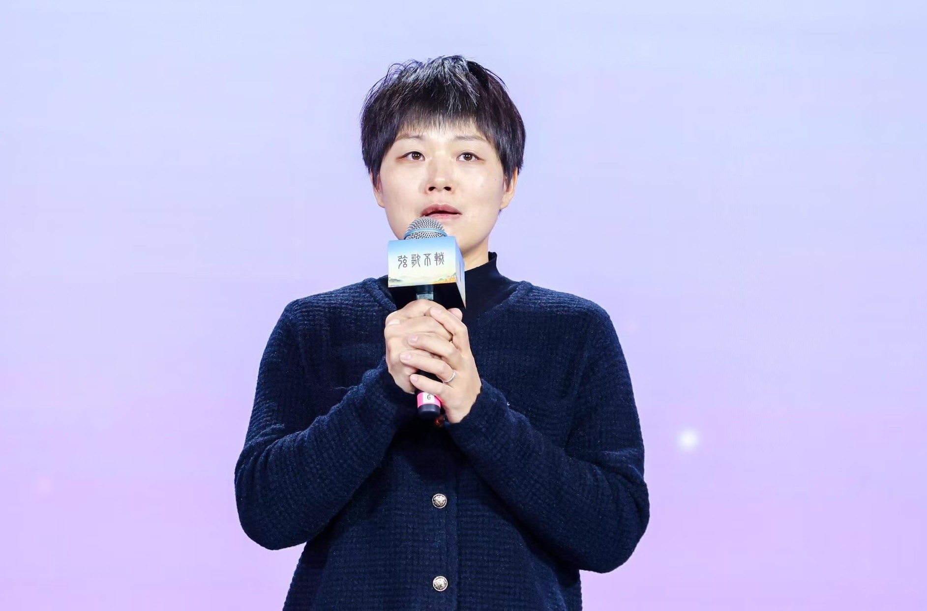 “中國好人”欒留偉妻子薛巧艷。人民視頻供圖。