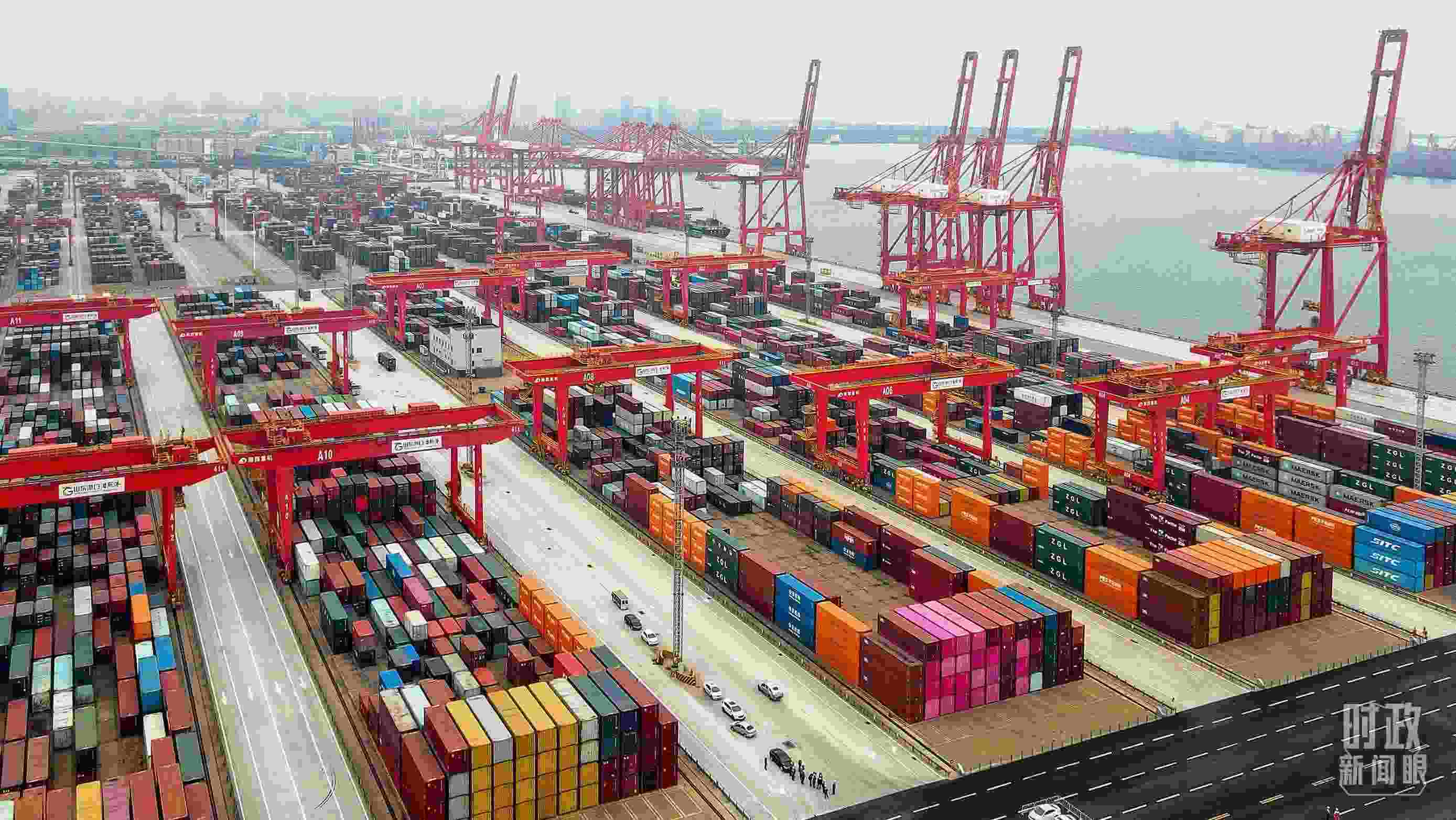 △山東日照港。（總臺(tái)央視記者劉琦拍攝）