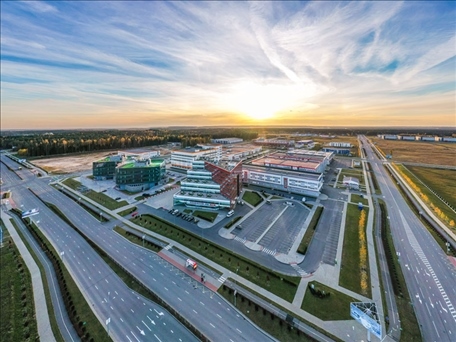 這是當(dāng)?shù)貢r間2021年10月19日在白俄羅斯首都明斯克郊區(qū)拍攝的中白工業(yè)園。