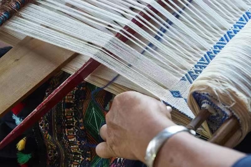 黎族傳統(tǒng)紡染織繡技藝。文化和旅游部非物質文化遺產司供圖