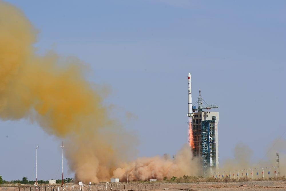 △2023年5月21日16時(shí)，我國(guó)在酒泉衛(wèi)星發(fā)射中心采用長(zhǎng)征二號(hào)丙運(yùn)載火箭，成功發(fā)射首顆內(nèi)地與澳門合作研制的空間科學(xué)衛(wèi)星“澳門科學(xué)一號(hào)”。