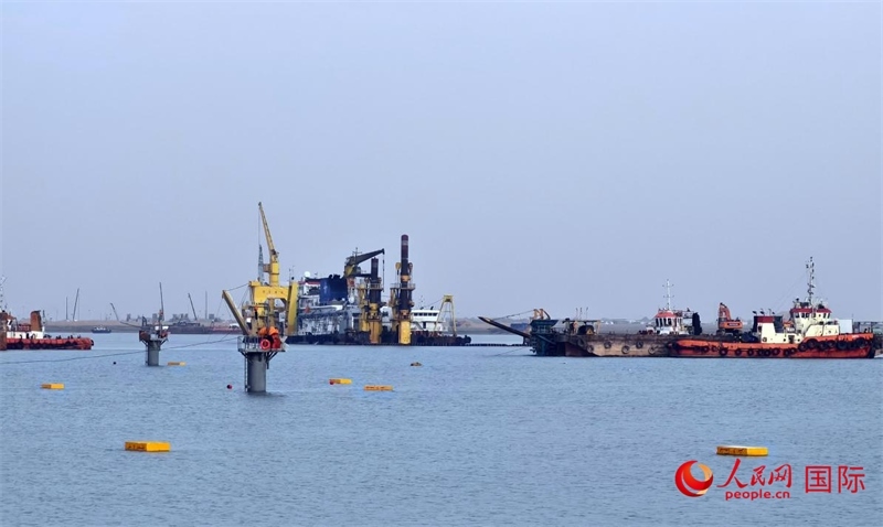 祖拜爾海底隧道施工場景。人民網(wǎng)記者管克江攝