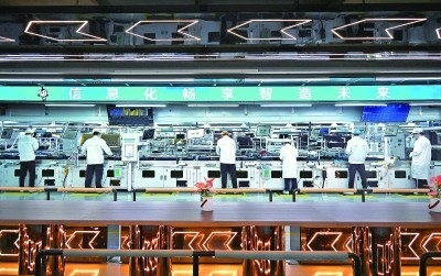 山東青島一家企業(yè)的生產(chǎn)車間。新華社發(fā)