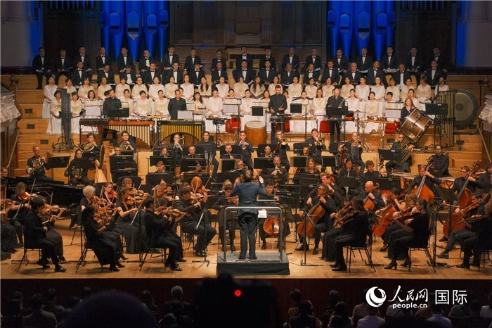 奧克蘭市政廳《空?！方豁懬莩霈F(xiàn)場。張波若攝