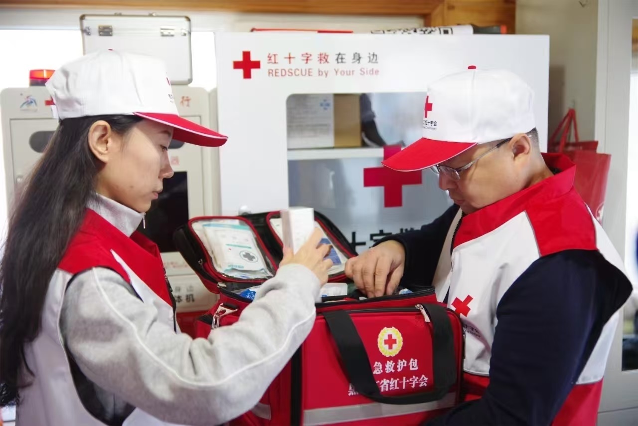 應(yīng)急救援志愿者培訓(xùn)現(xiàn)場(chǎng)。 中國(guó)紅十字會(huì)總會(huì)供圖