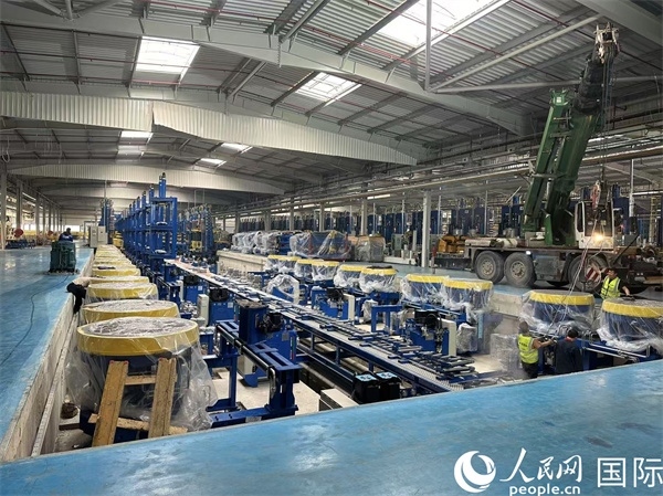 森麒麟輪胎在科技城的工廠(chǎng)車(chē)間。人民網(wǎng)記者 黃培昭攝