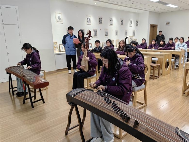匡園學(xué)生民樂合奏。