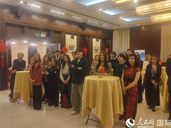 來自意大利多所高校的師生代表參加了此次活動。人民網(wǎng)記者鄭彬攝