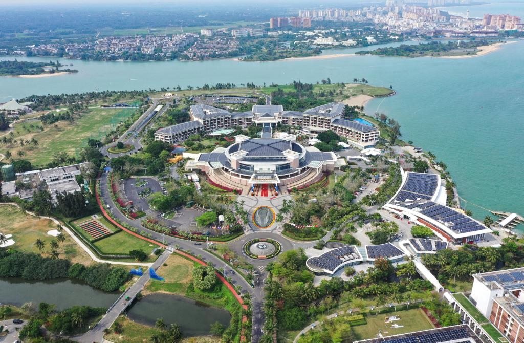 這是3月21日拍攝的博鰲亞洲論壇國際會議中心（無人機(jī)照片）。新華社記者 郭程 攝